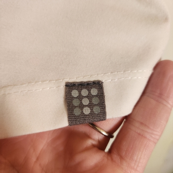 Title Nine White Yasumi Moisture Wicking Tank Medium Open Crossover Back - Picture 10 of 16